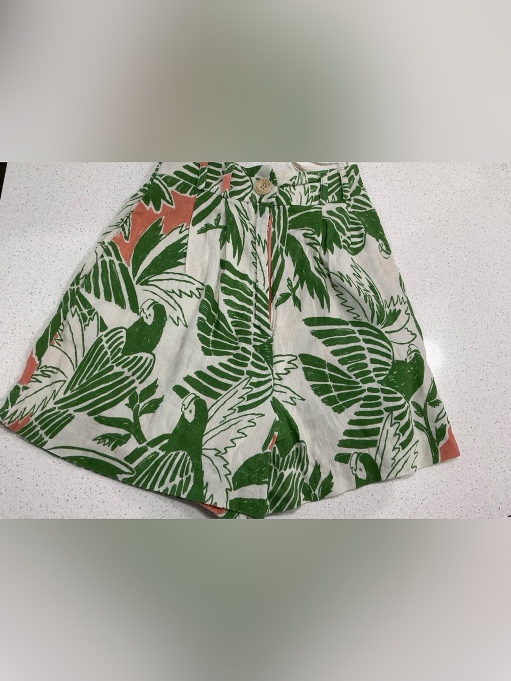 FARM RIO Shorts ANTHRO Womens XS Floral Green & Peach Parrots Tropical